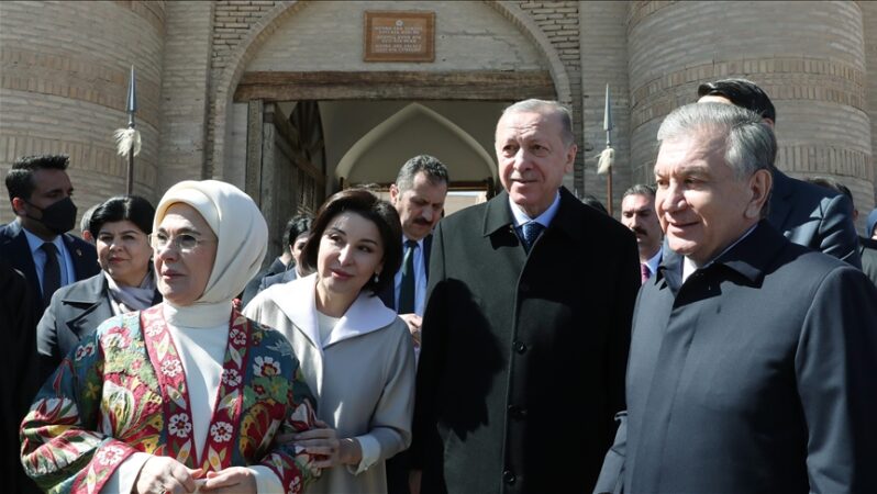 Cumhurbaşkanı Erdoğan kadim Türk İslam şehirlerinden Hive’yi ziyaret etti